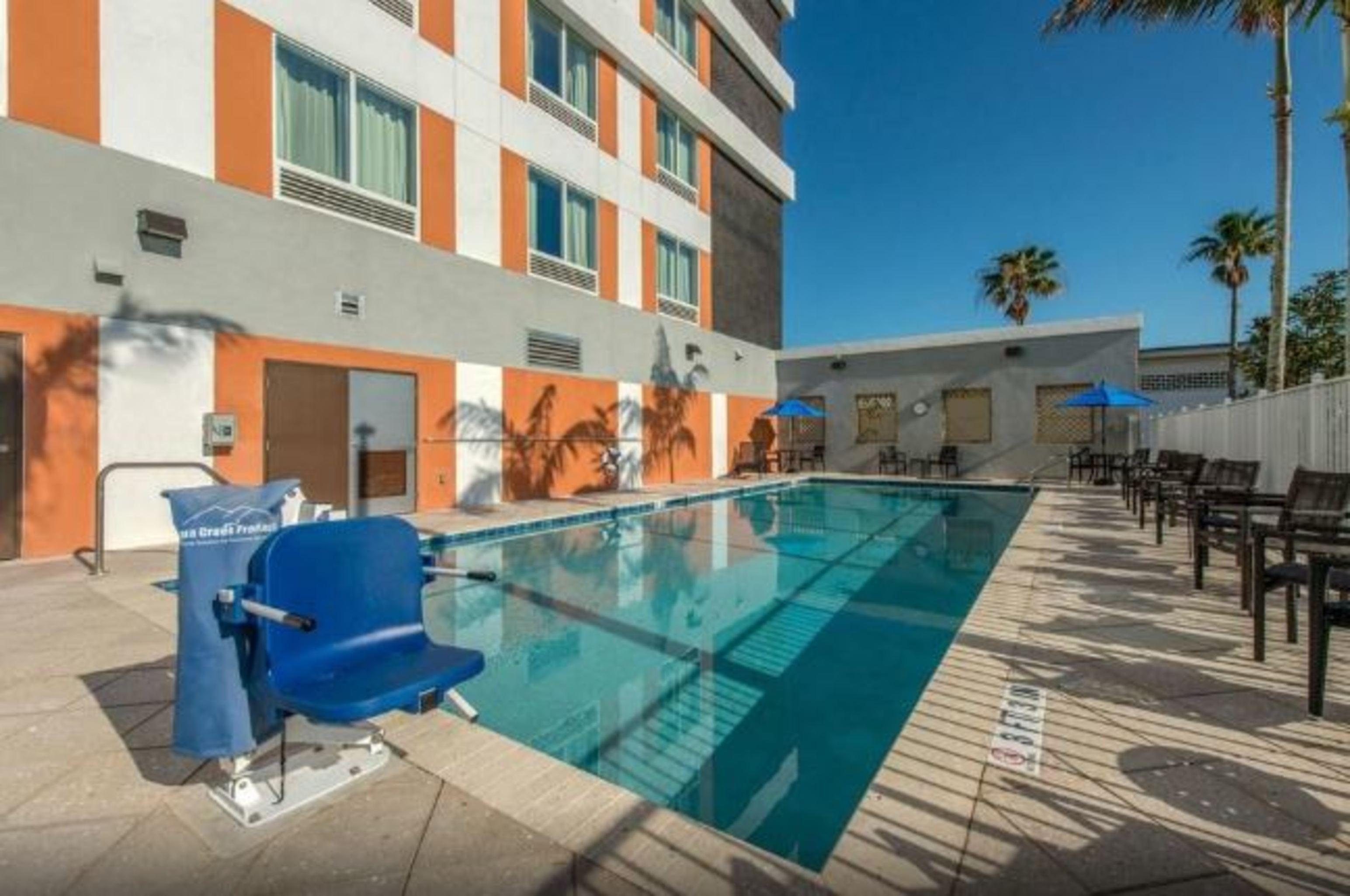 Comfort Suites Fort Lauderdale Airport & Cruise Port Dania Beach Bagian luar foto