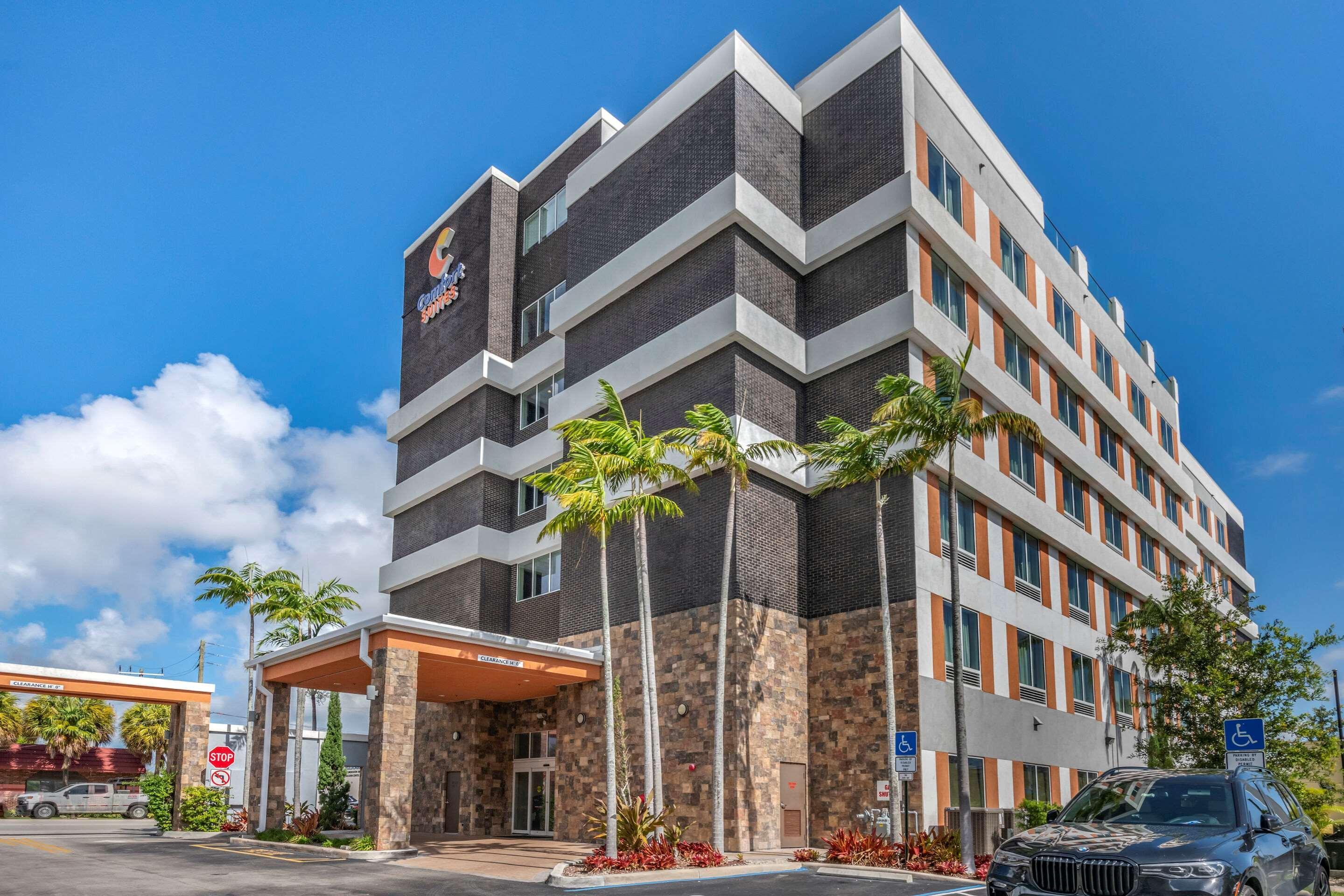 Comfort Suites Fort Lauderdale Airport & Cruise Port Dania Beach Bagian luar foto